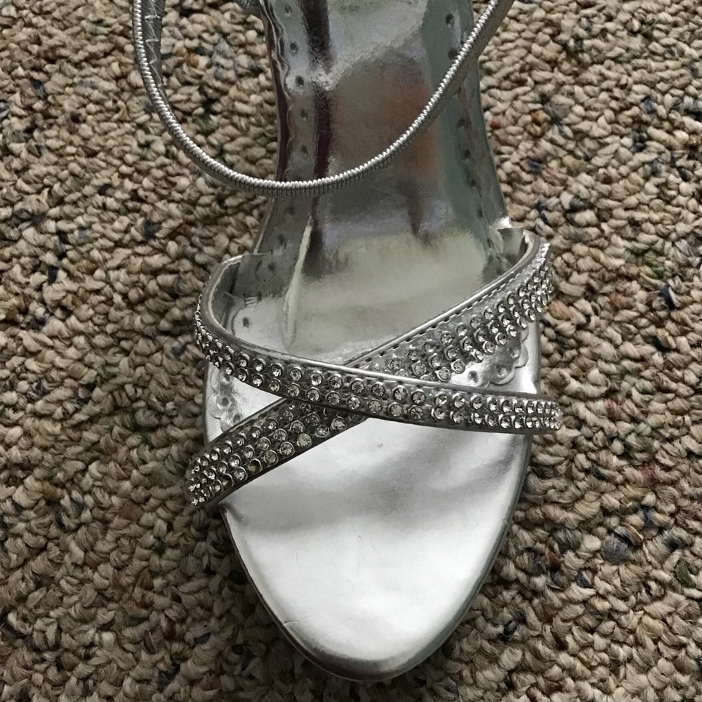 Madeline Stuart Silver Glamorous Heels - Picture 3 of 6